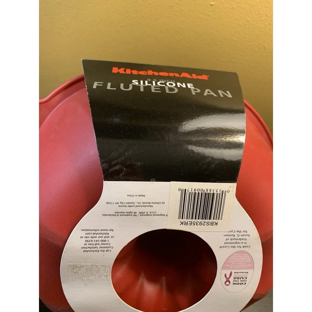Kitchenaid Bakeware 9.5 Inch Fluted Pan Silicone